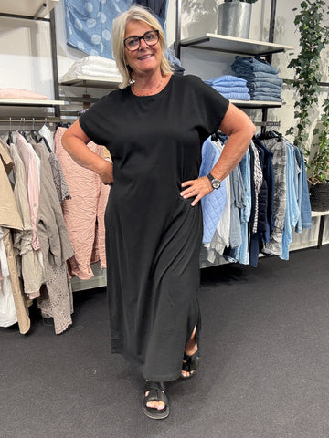 Plussize kaffe curve calin kjole fra sigensgaard.dk