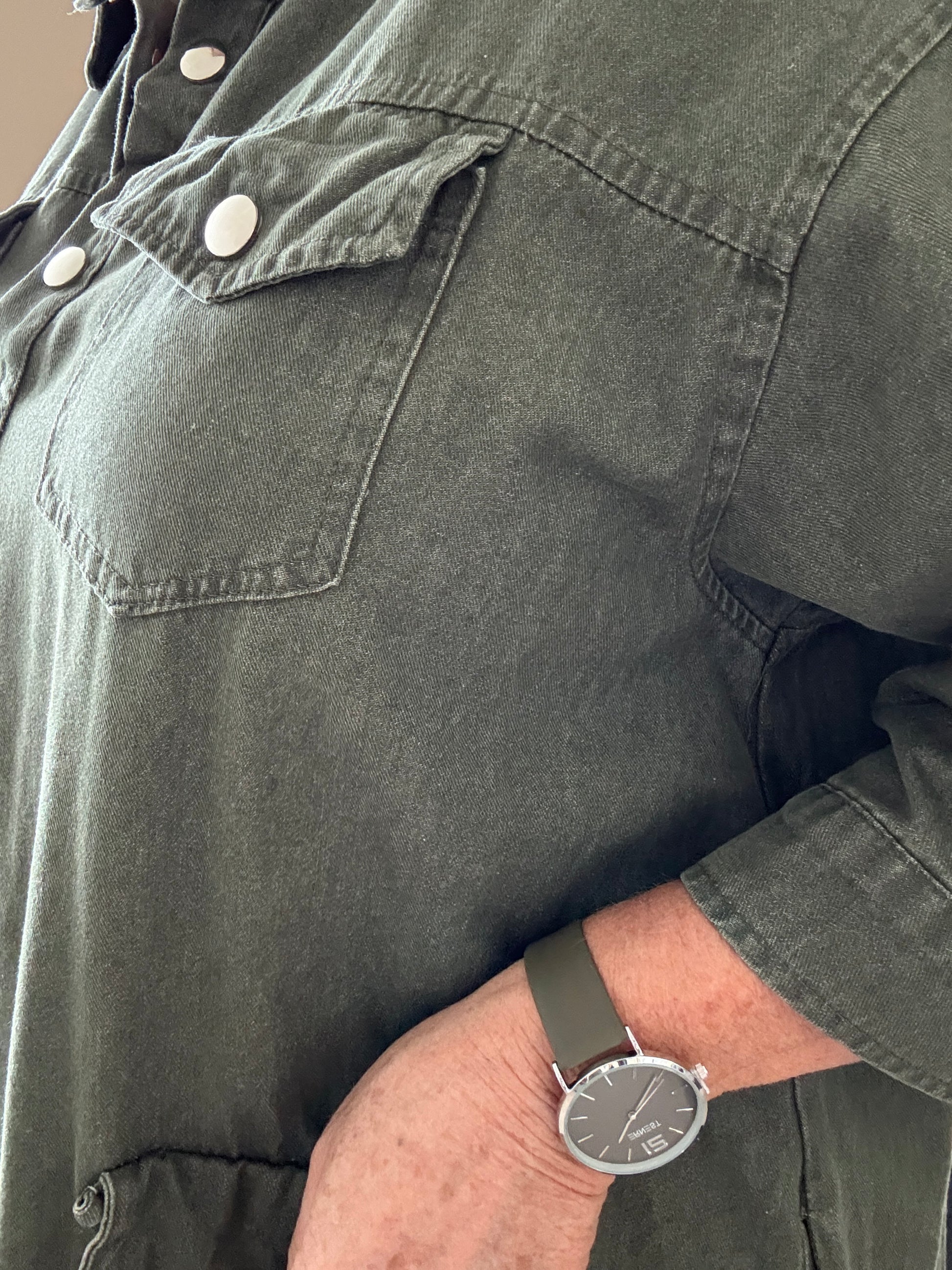 Laila lang plussize kjole i 3 forskellig farver  flot til både hverdag eller fest.