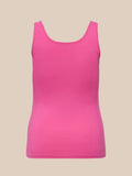 Plus size tank top i en flot farve, som kan være med til at skabe lidt ekstra liv til dit sæt. Her ses den i en flot pink farve.