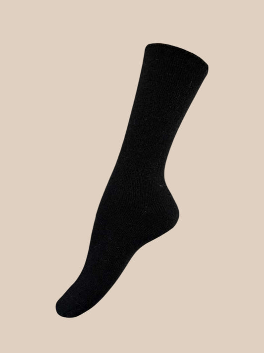 Behagelige glatstrikkede alpaka uld sokker, som vi kommer til at leve i her til efterår og vinter.