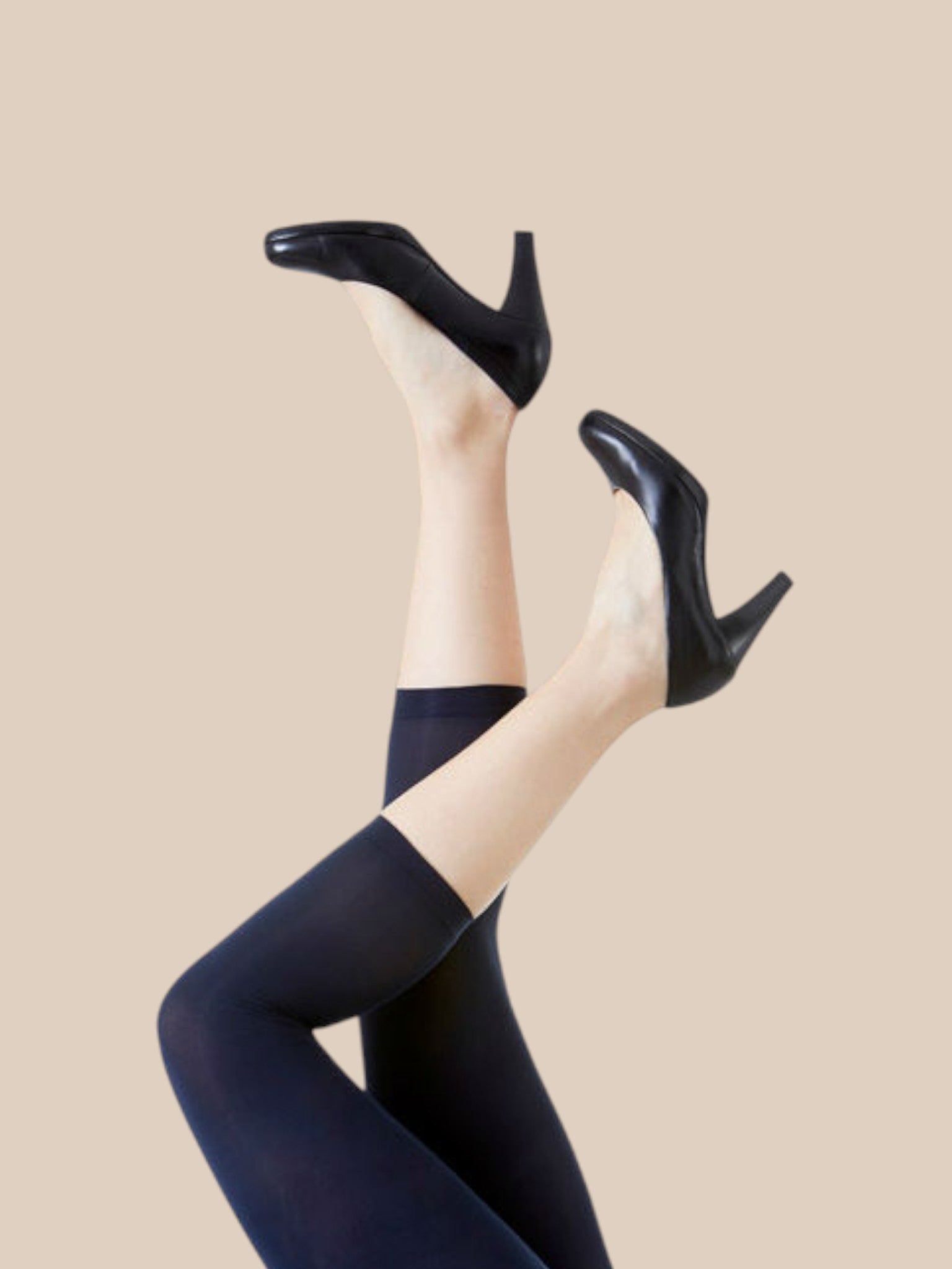 Amelie Capri er som strømpebuksen i kvaliteten, denne er bare uden fødder. Denne er god til plus size kvinden.