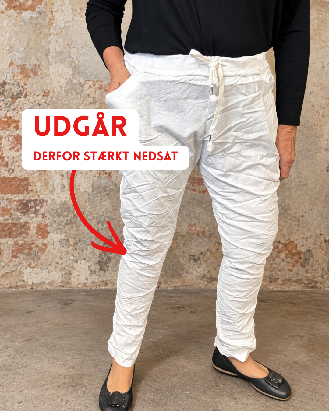 Anna huggebuks smal i ben men med go plads over mave findes i mange farver plussize