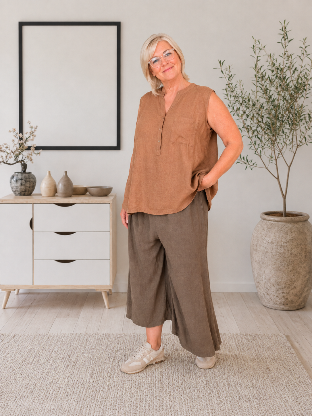 Anni plussize hør top stolpelukning med knapper ned. Den findes i 3 neutrale farver. 

Billedet her er genereret vha. AI-teknologi. 