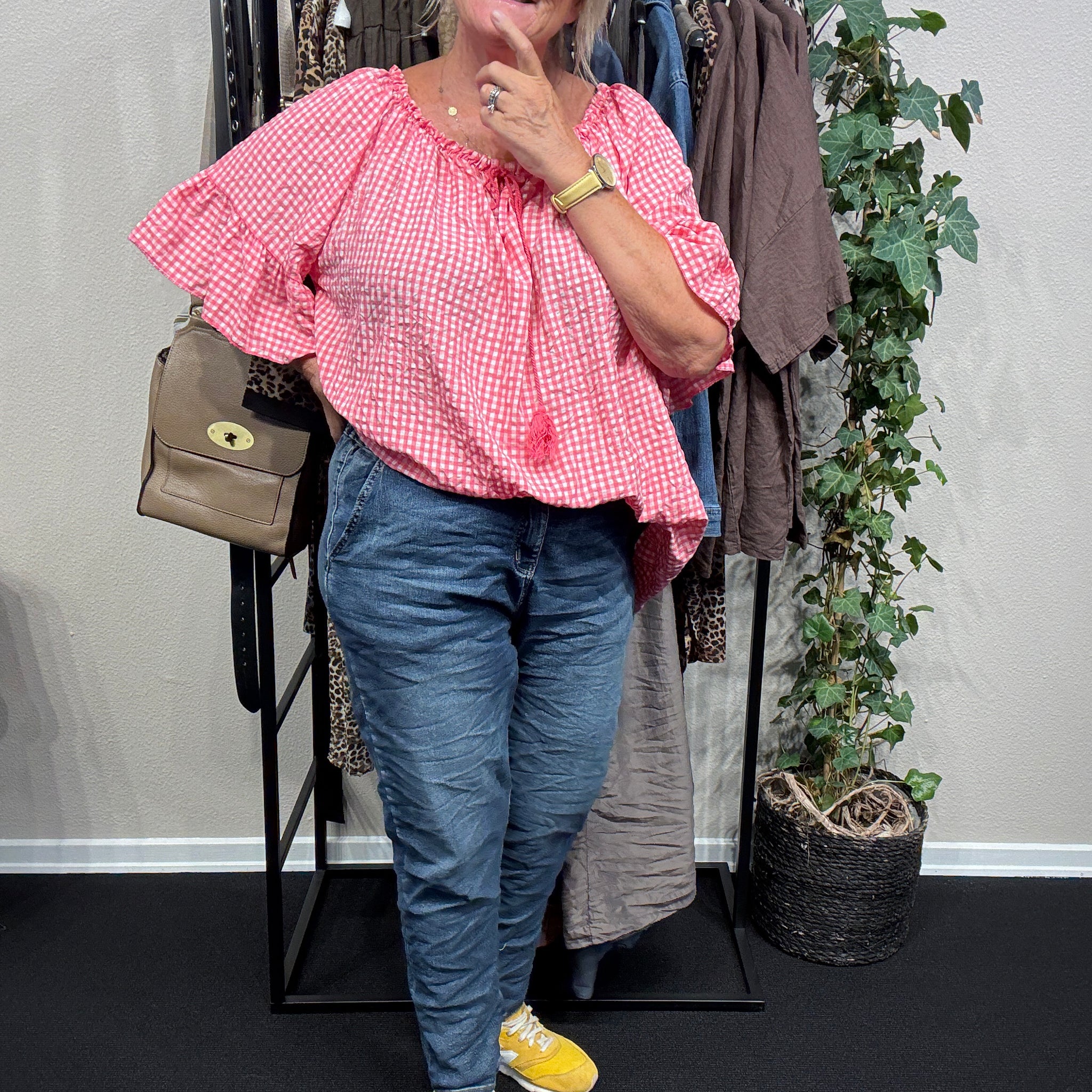 Addy bluse i pink ternet til pluspiger fra sigensgaard.dk