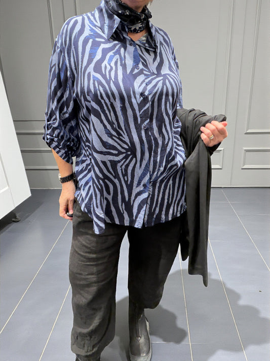 Anna plus size viskose skjorte til damer med behagelig pasform.“