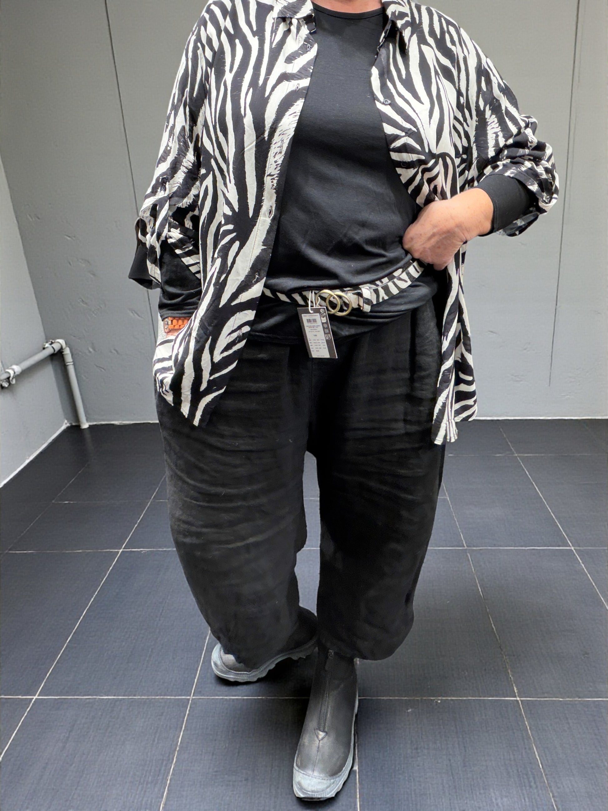 Anna plus size viskose skjorte til damer med behagelig pasform.“