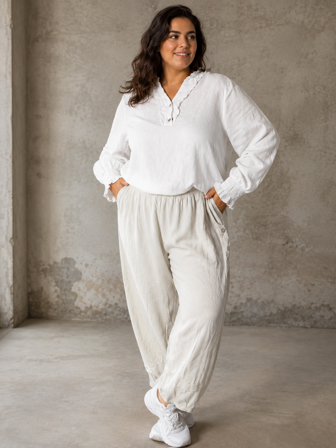 Hulda buks som er i 100 % hør baggy facon en skøn plussize buks som er fra sigensgaard.dk