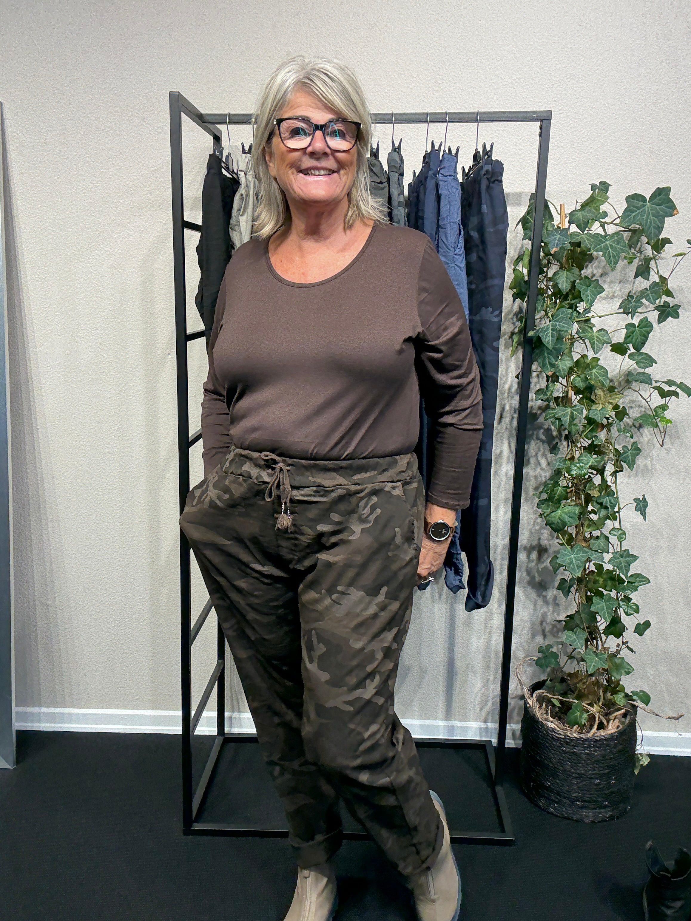Betty langærmet basis T-shirt fra Sigensgaard – plussize pasform i blød kvalitet og mange farver.