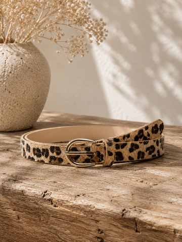 Smart plus size pyntebælte, som let kan være med til at peppe dit outfit op. Det er med leopard print. Det findes i flere længder. 