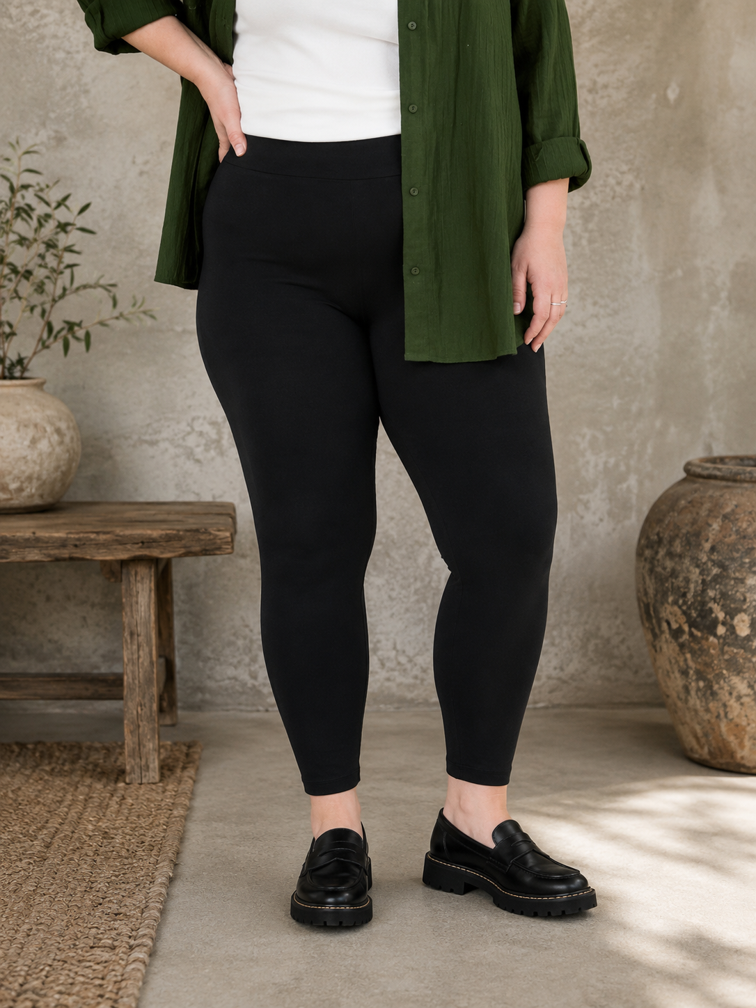 Klassiske plus size leggings i jersey fra Only Carmakoma. Disse kan burges i nær alle sammensætninger, og er en god basis til enhver garderobe. 