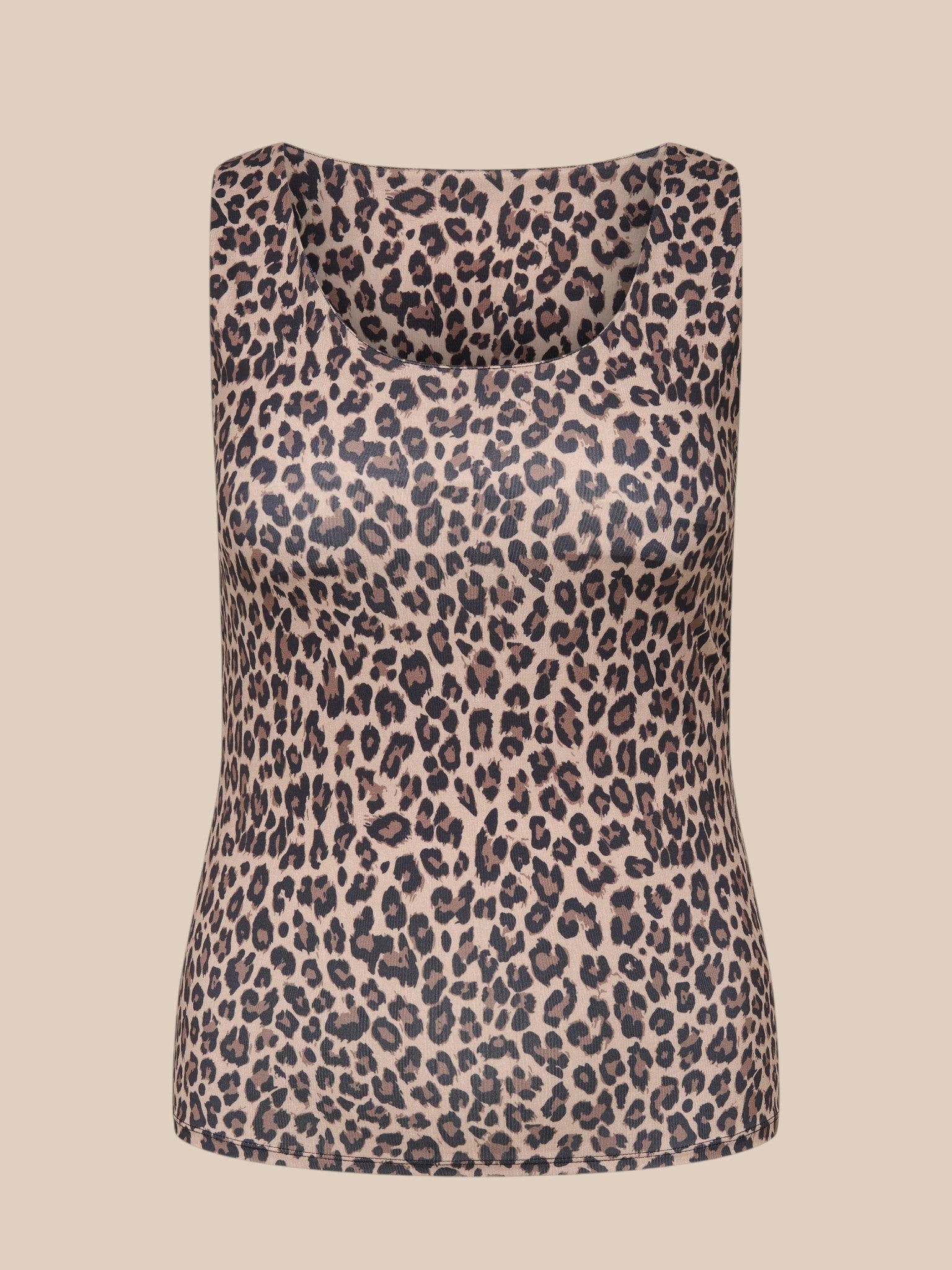 Smart vendbar plus size top i flot farve.