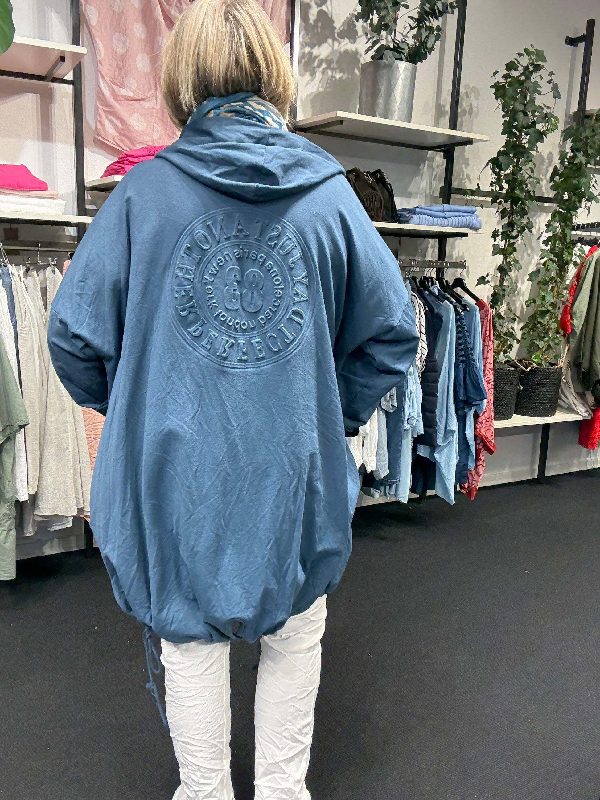  plussize Charlotte cardigan som findes i mange farver plussize fra sigensgaard.dk