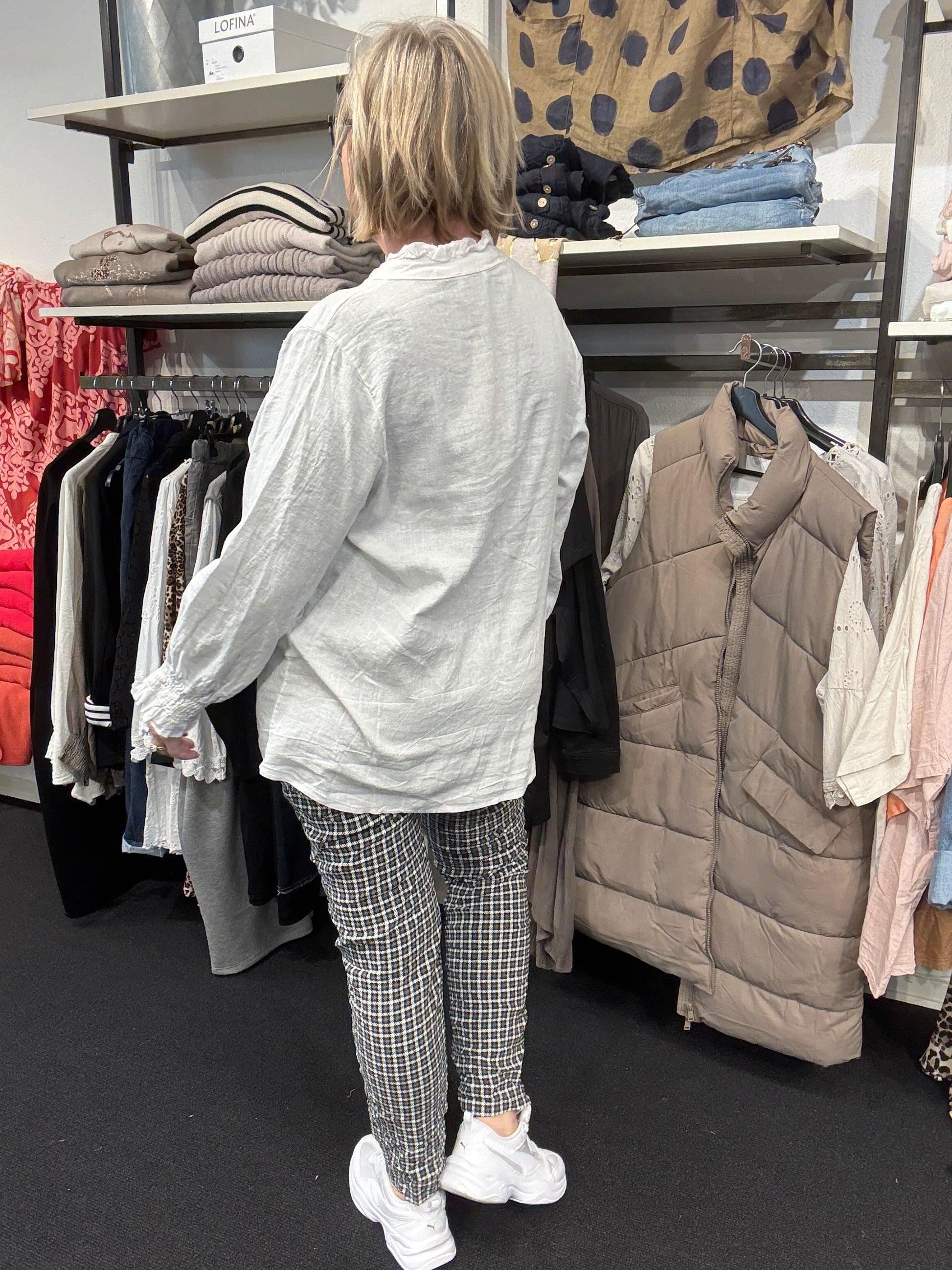 Ternet plus size buks med lommer og massere stræk til kvinder.