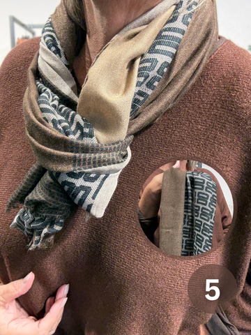 Smukt tørklæde i en lækker viskose/bomulds blanding.