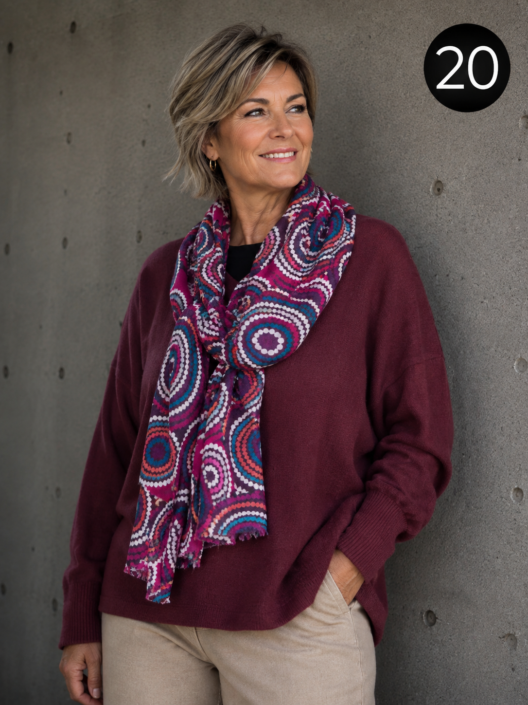 Frida tørklædet er prikken over i'et til din garderobe. Det bløde og lette tørklæde giver dit outfit et elegant løft og er nemt at style – uanset om du ønsker et afslappet eller mere klassisk look.

Frida fås i mange flotte farver og mønstre, så du nemt kan finde en variant, der passer til din stil. Brug det løst om halsen, bind det som på vores inspirationsbilleder eller lad det falde elegant over skuldrene.billede er ai generet
