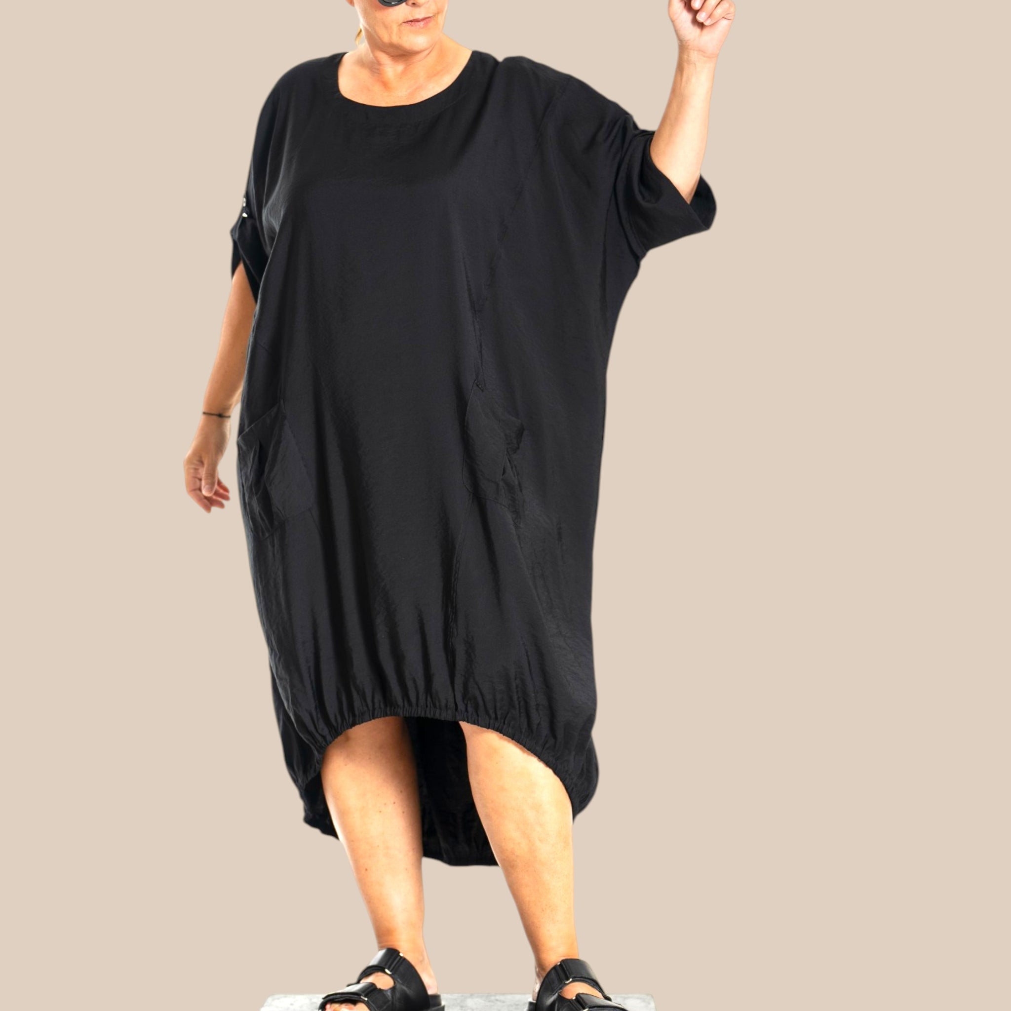 Den rå smarte gozzip black kjole ballon effekt og rummelig i facon plussize kjole.