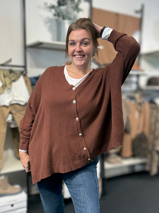 Gerda strik cardigan oversize blød og lækker som findes i mange farver hos Sigensgaard.dk