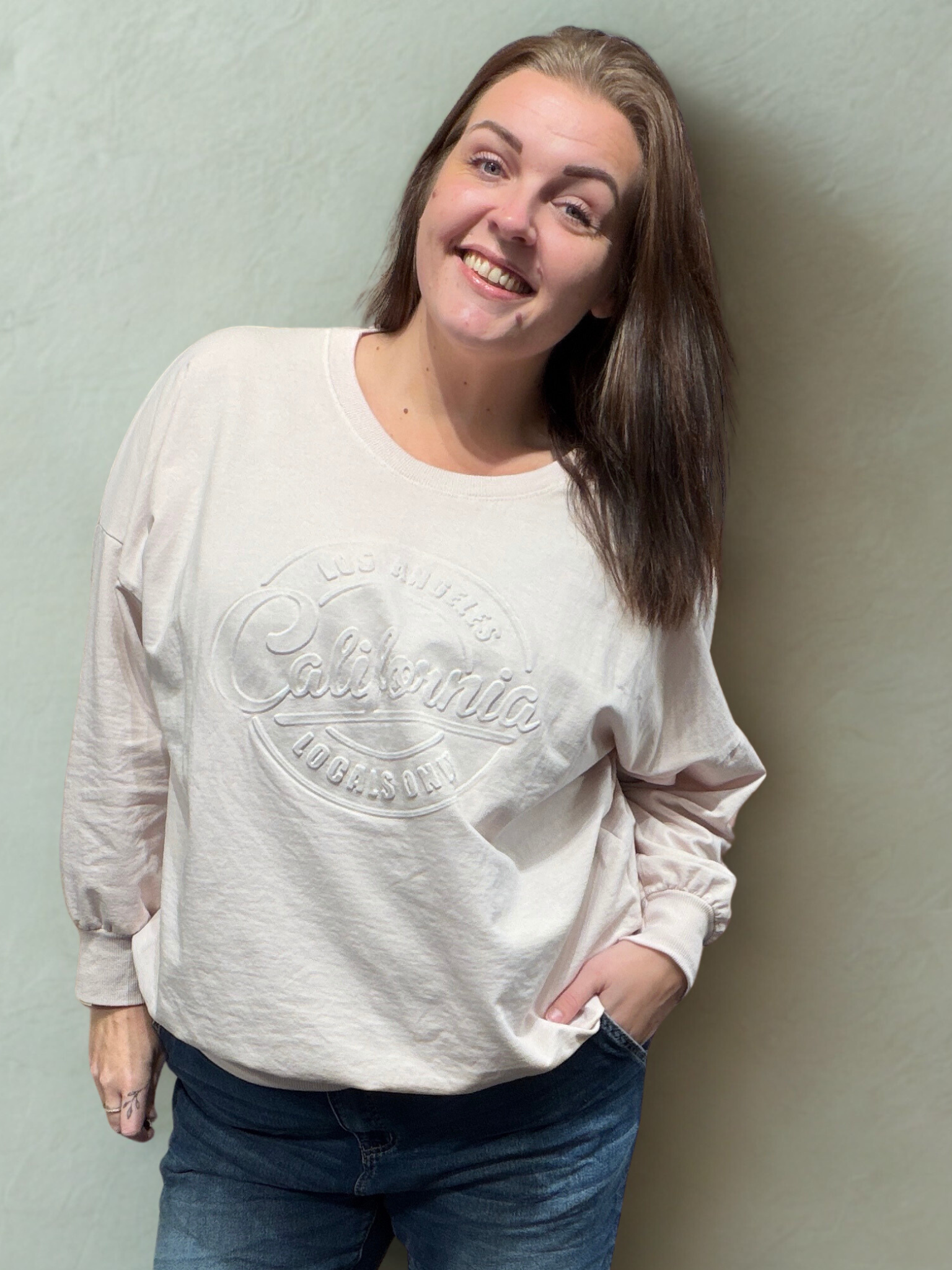 Lækker plus size bomuldssweatshirt som findes i mange forskellige farver. Den er dejlig rummelig i facon og kan bruges op til en str. 50+