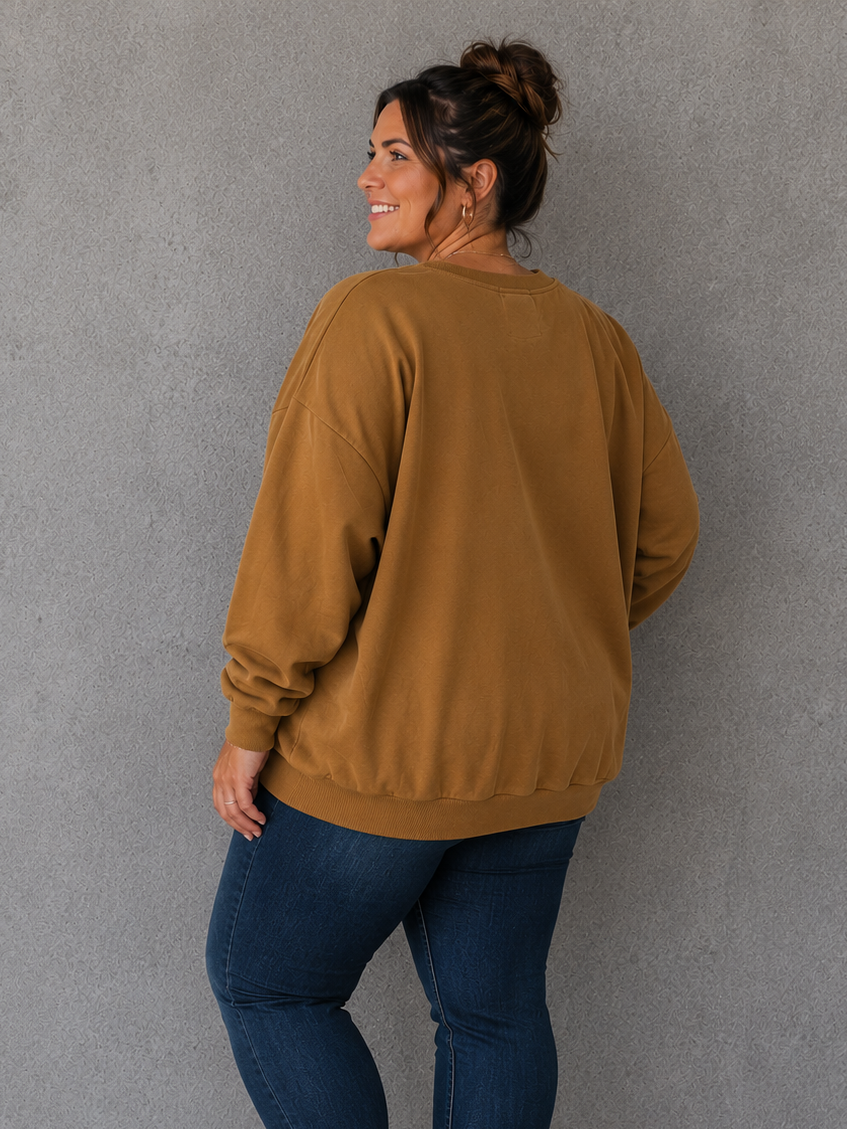 Lækker plus size bomuldssweatshirt som findes i mange forskellige farver. Den er dejlig rummelig i facon og kan bruges op til en str. 50+