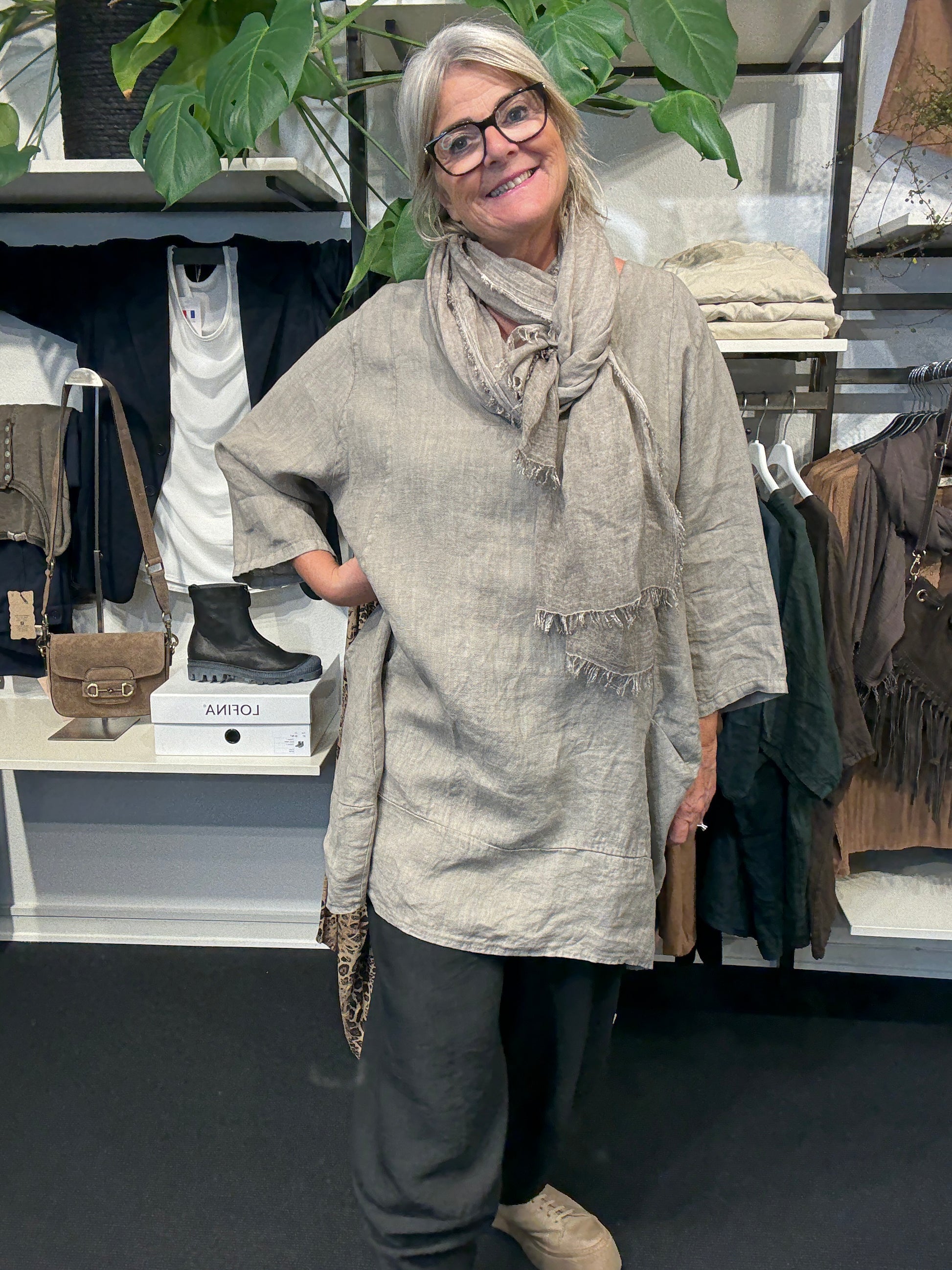 Hannelora hørtunika i den smuke sand farve men findes i flere farver Sigensgaarddk plussize