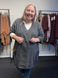 Hannelora hørtunika til plus size pigen, her i den smukke grå farve, men findes i flere farver Sigensgaard.dk 