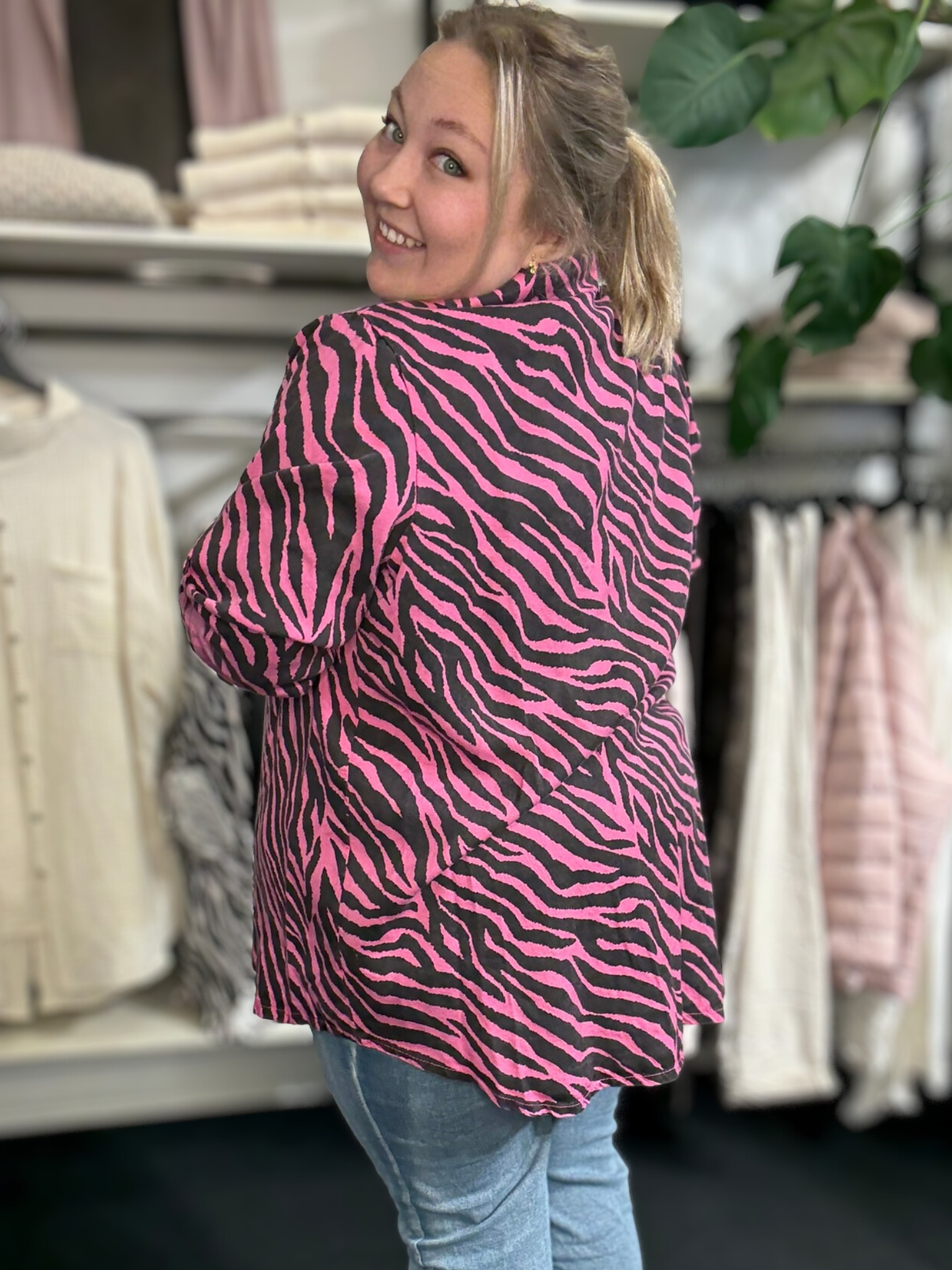 Helga skjorte i tidløst design – let, behagelig og nem at style.