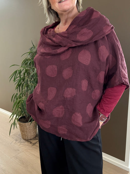 Hilda plussize hørtunika denne er  bordeaux men findes i mange farver både sommer og vinter,plussize fra Sigensgaard.