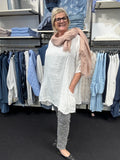 A-facon hørtunika i hvid plussize 
sigensgaard.dk