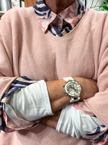 Lifestyle

“Nira armbåndsur som elegant accessory til hverdag og fest”Fåes altid i mange farver råt ur med go stil.