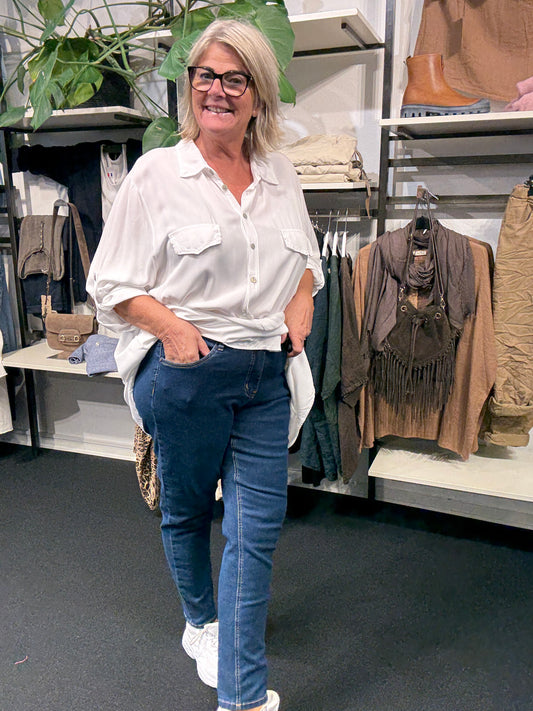 Milan 7/8 del lang jeans den bedste facon rummelig over mave og rumpe men med smalle ben.