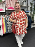 Ingrid viskose tunika, som er til plussize pigen. Tunikaen er perfekt til plus pigen fordi den går ud i a-facon og har et rigtig godt brystmål, hvor de fleste vil kunne være med. 