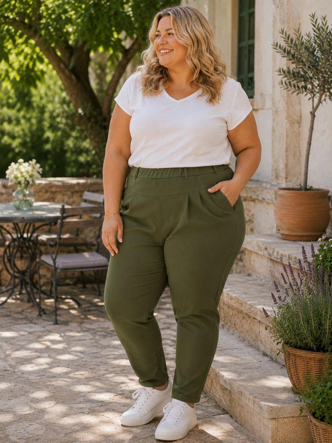 Jia buks i plus size med lange, smalle ben og rummelig pasform over maven, lavet i blødt elastisk materiale, komfortabel og flatterende, perfekt til hverdag og arbejde.

Billedet er genereret vha. AI.