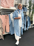 Lang jeans skjorte gennemknappet store størrelser fra sigensgaard