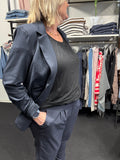 Jia plus size buks dejlig plads oer mave og med de smalle ben.