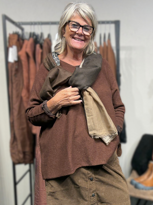 blød strik pullover som fåes i mange farver plussize strik fra Sigensgaard.dk