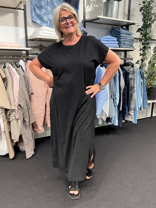 Plussize kaffe curve calin kjole fra sigensgaard.dk