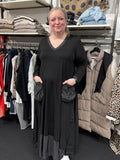plussize store størrelser kaja lang sort kjole til i store størrelse sigennsgaard.dk