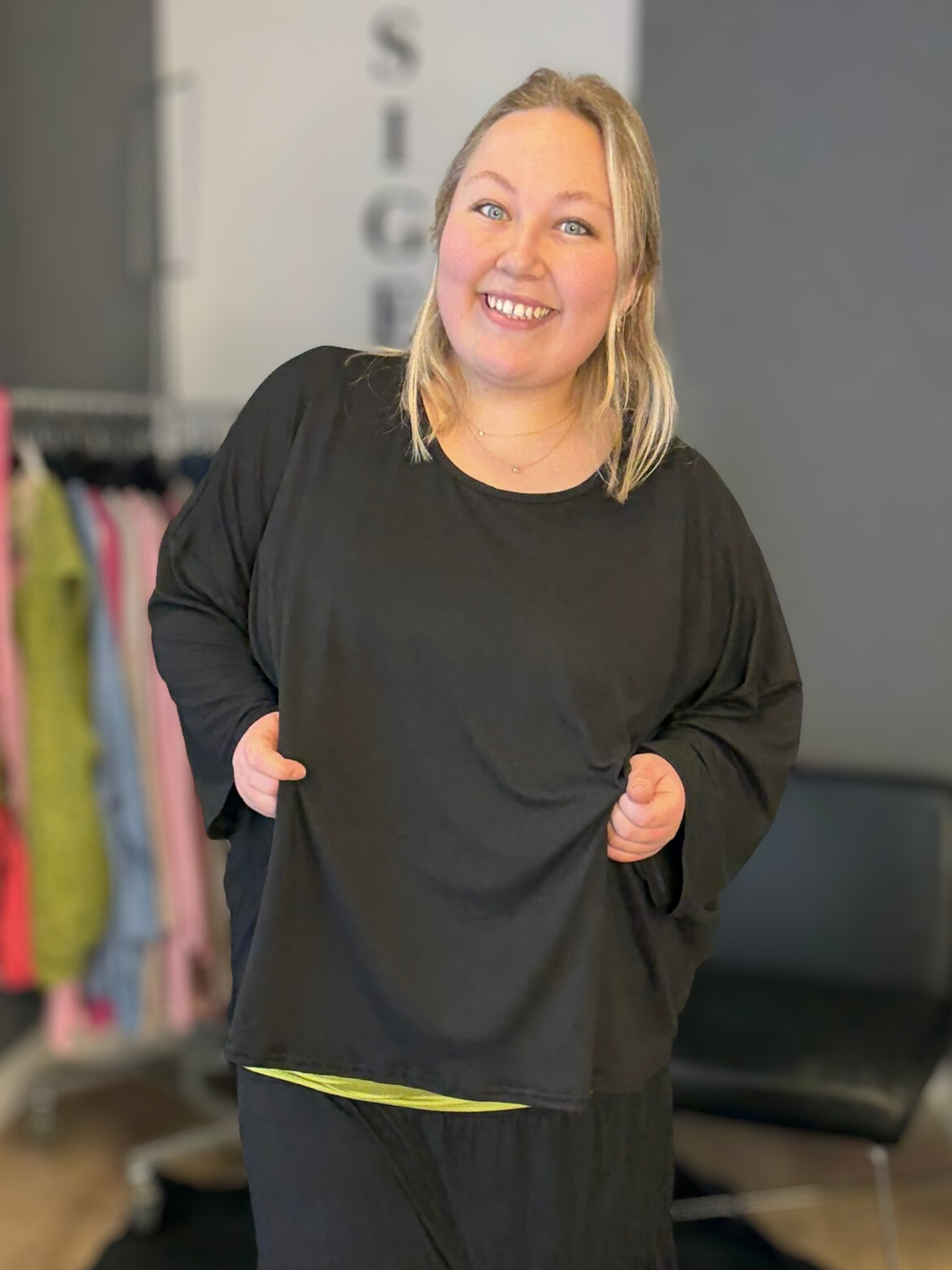 En blød og afslappet t-shirt lavet til plus size kvinder, som ønsker den ypperste komfort i en lækker kvalitet.
