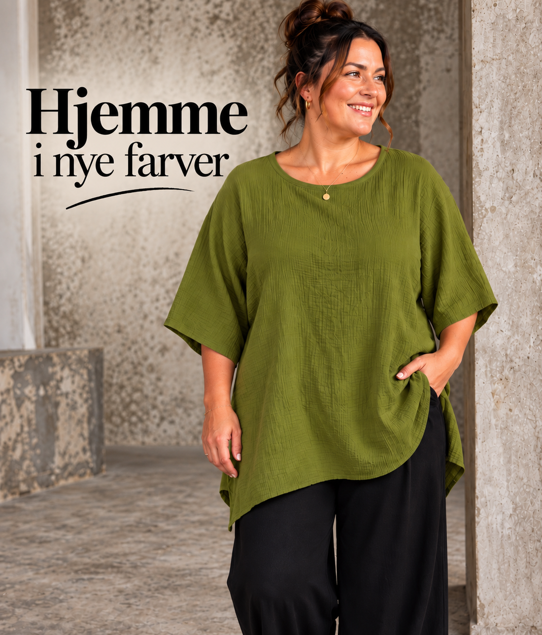Model Bolette t-shirt fra Sigensgaard i let og luftig bomuldskvalitet med rund hals, korte ærmer og rummelig pasform.