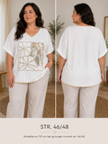 Lama t-shirt i blød, let kvalitet med V-udskæring og fine gulddetaljer langs hals og kant. T-shirten har et dekorativt blomsterprint foran med perler og palietter, som giver et elegant og feminint udtryk. Løs og komfortabel pasform med korte ærmer.
