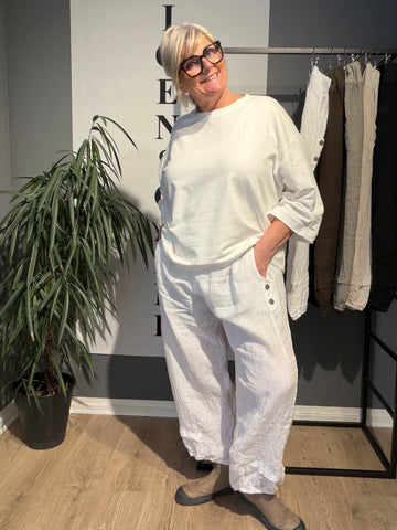 Hulda lang hørbuks findes i flere farver og er en buks du vil blive afhængig af 