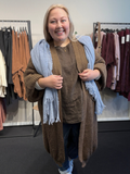 Lang plussize strik cardigan Laura som findes i flere farver hos Sigensgaard.dk