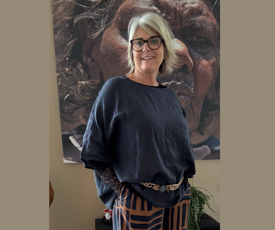 Landa hørtunika findes som regel i mange farver,og måde at bruge den på er også bred,se den hos sigensgaard.dk