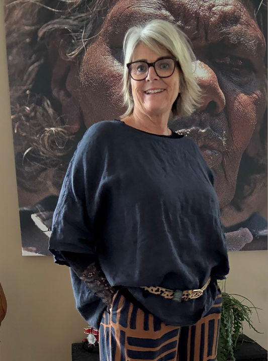 “Linda hør-tunika til kvinder – let og åndbar tunika i 100% hør med afslappet pasform, perfekt til  hverdagsbrug.” eller fest.