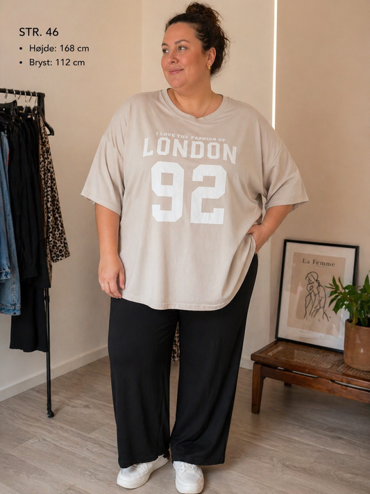 London bomulds T-shirt er sigensgaard egen og fåes i flere farver og 2 størrelser ren bomuld 