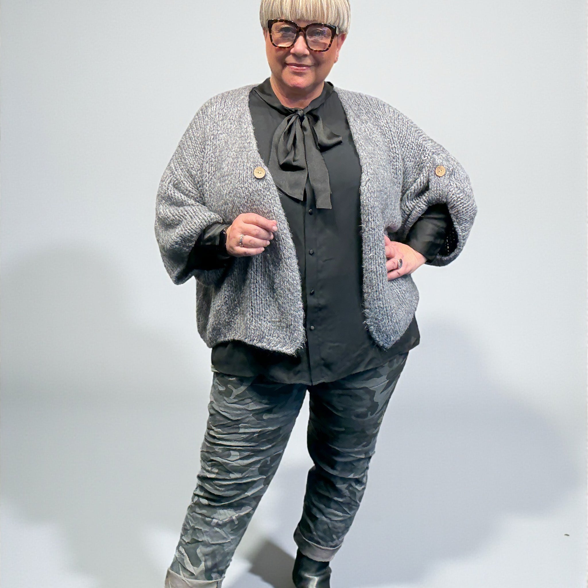 Lotte leopardbuks til pluspiger – fås i mange flotte farver hos Sigensgaard.dk.