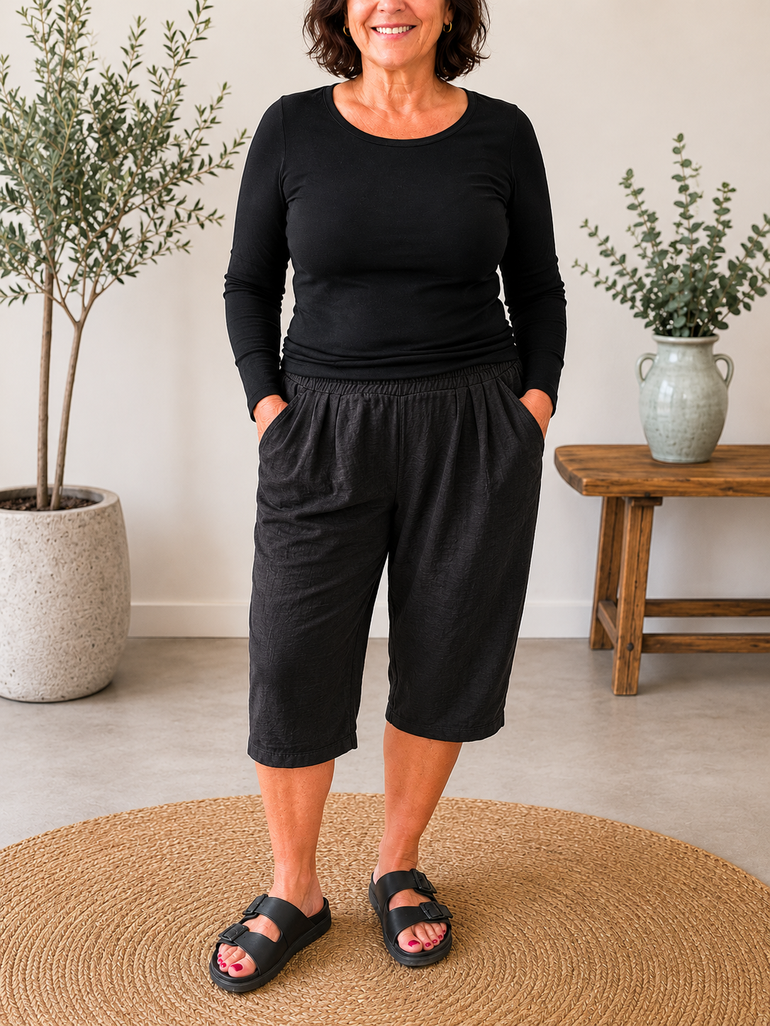 Manne shortsen er en lækker blandingsshorts, som er god til dig som er mellem en str. 42 og 48. De er virkelig behagelige at ha' på. 

Billedet er genereret vha. AI-teknologi for at vise shortsen på en person. 