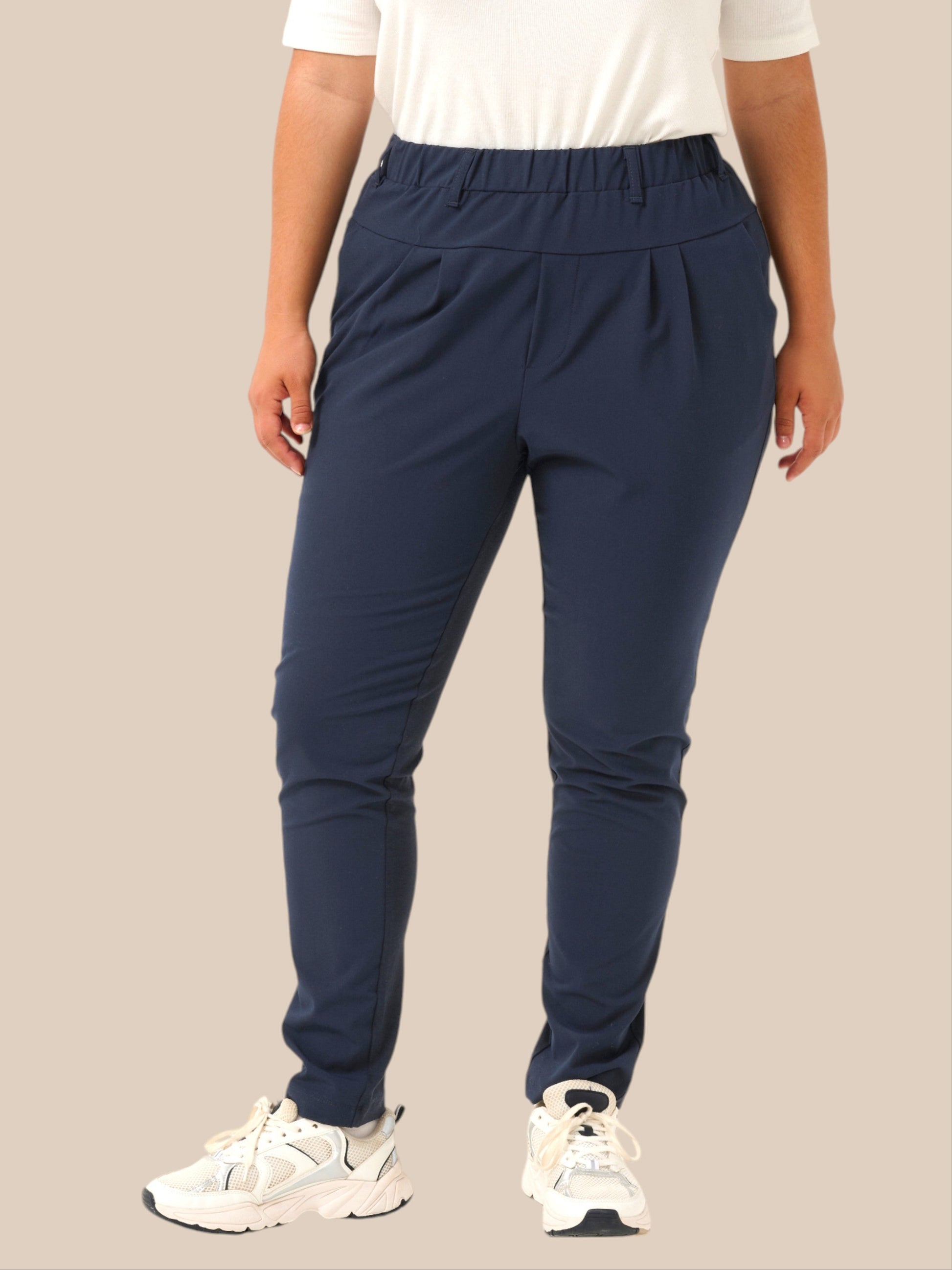 Jia plus size buks dejlig plads over mave og med de smalle ben.