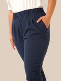Jia plus size buks dejlig plads oer mave og med de smalle ben.