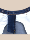 Adia jeans i den blå farve rummelig i facon og med smalle ben.
